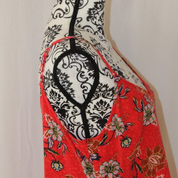 SALE TANK TOP SPAGHETTI STRAP TORRID RED + FLORALS SIZE 0 12 LARGE L PRE-LOVED - Picture 7 of 12